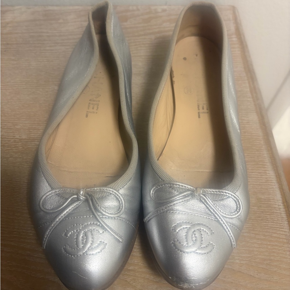 CHANEL Metallic Silver Flats